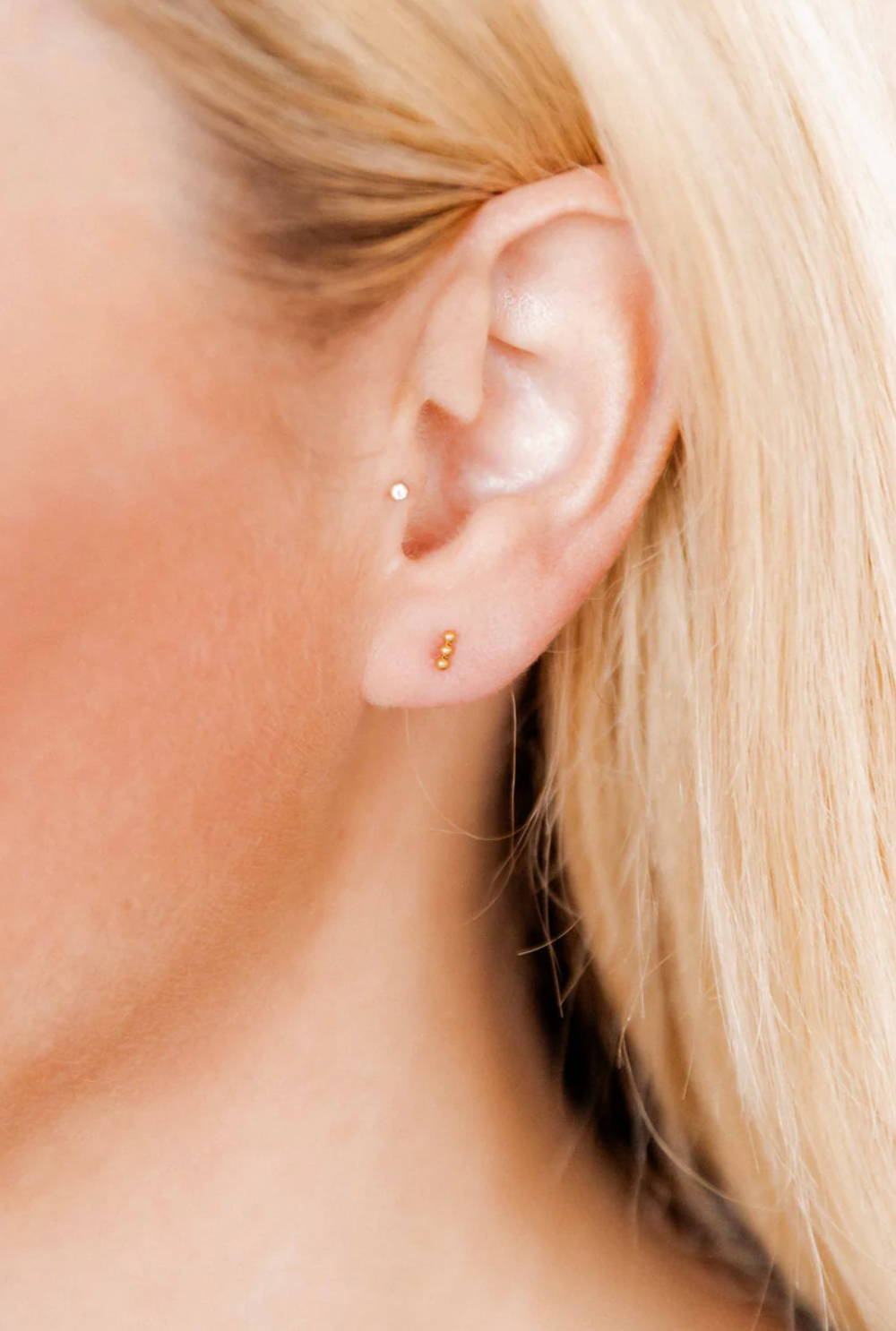 Tally Gold- Screwback Stud Earrings